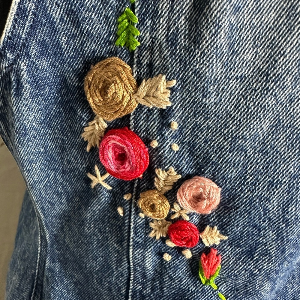 Embroidered Floral Heart Denim Vest - Blue - Picture 6 of 10